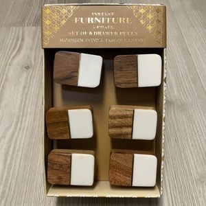 Set of 6 Wooden and White Drawer Pulls